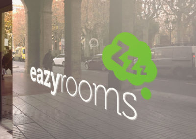 branding eazyrooms hull logo